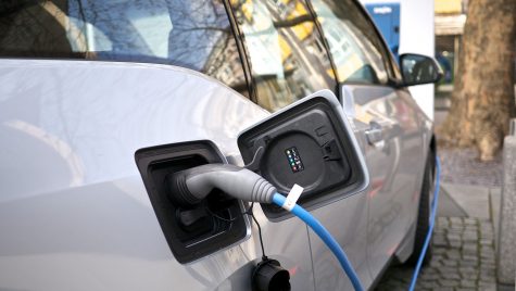 Cum ne protejăm industria auto în contextul trecerii la mașinile electrice?
