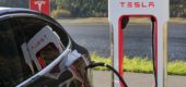 Tesla își revizuiește planurile privind mașina la un preț accesibil