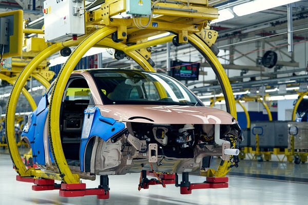 Producţia de vehicule a Stellantis în Italia a scăzut cu 10%, pe fondul reducerii vânzărilor