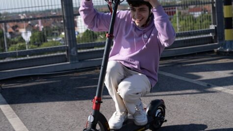Ce alegi pentru drumurile tale zilnice: bicicletă electrică, trotinetă sau scuter electric?